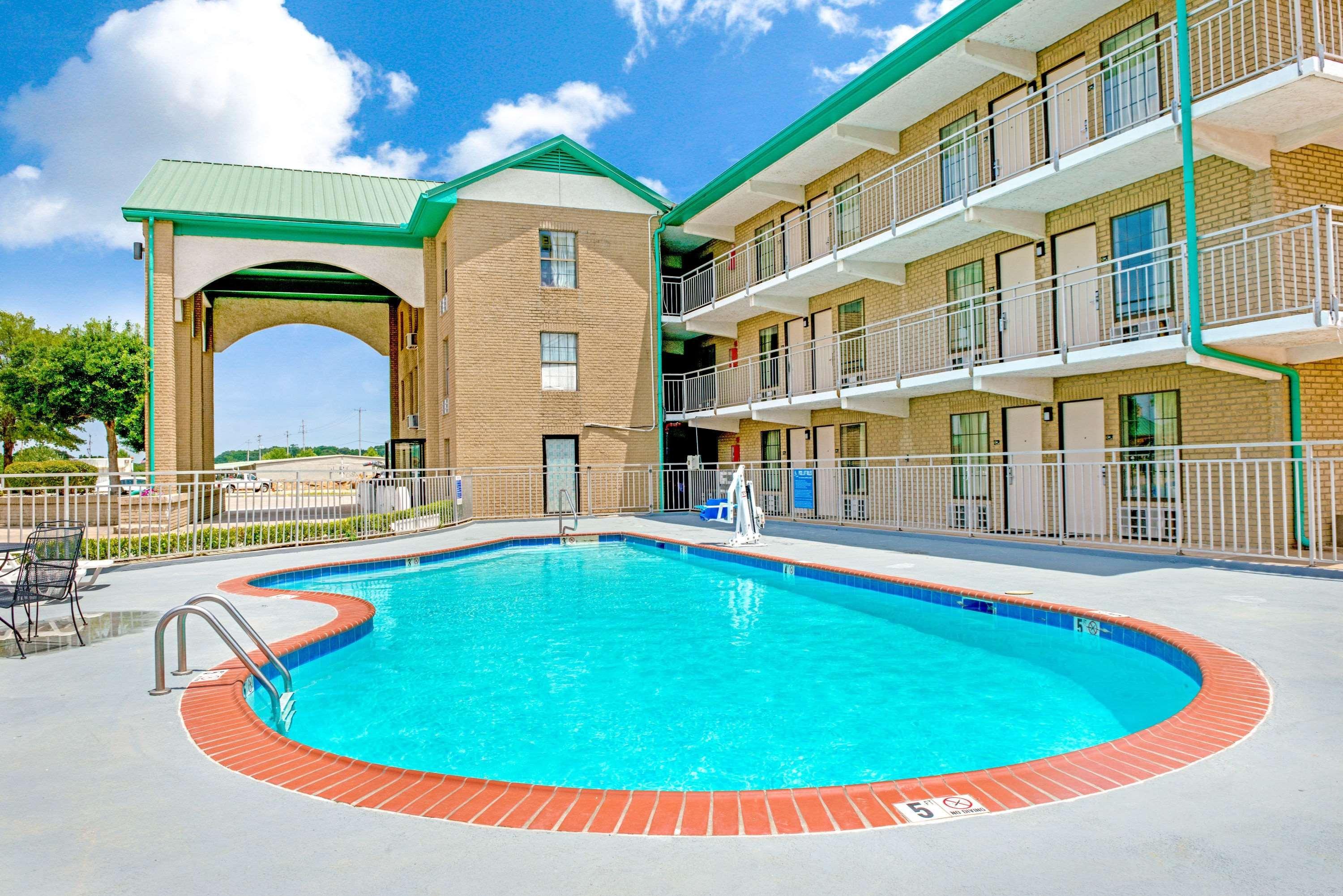 Super 8 By Wyndham Lakeland Exterior photo