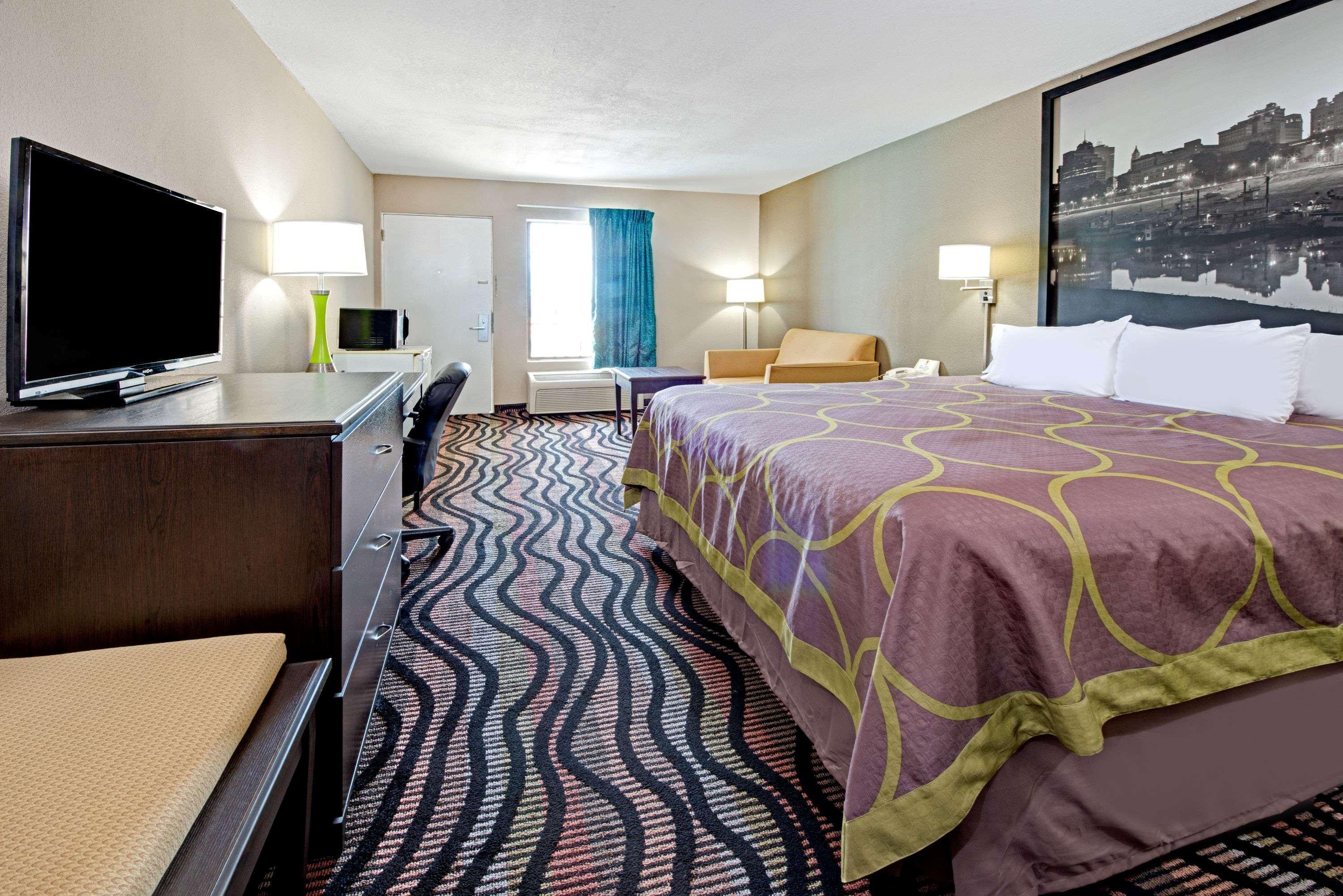 Super 8 By Wyndham Lakeland Exterior photo